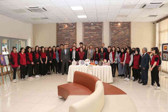 Sivas’ta “Pandemiye Veda” Sergisi Açıldı