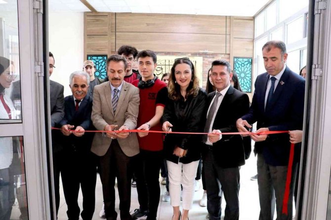 Sivas’ta “Pandemiye Veda” Sergisi Açıldı