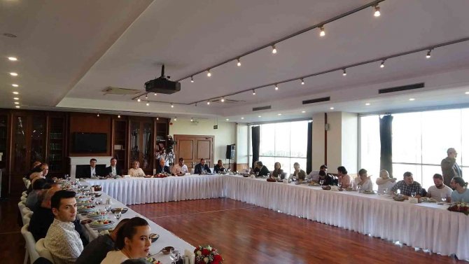 Türkiye Jokey Kulübü Yöneticileri, Basın İle Bir Araya Geldi