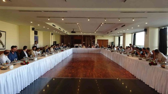Türkiye Jokey Kulübü Yöneticileri, Basın İle Bir Araya Geldi