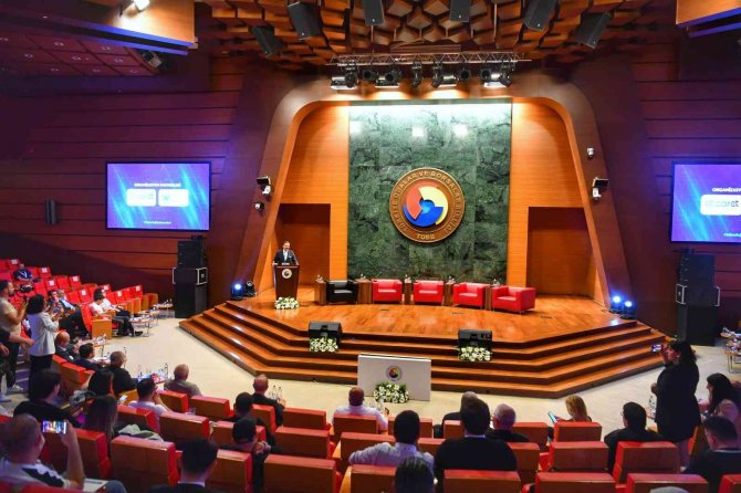 Tobb Başkanı Hisarcıklıoğlu: “Metaverse Bir Magazin Konusu Değil Artık Ekonomimizin Temel Unsurlarından Biri Haline Gelmeli”