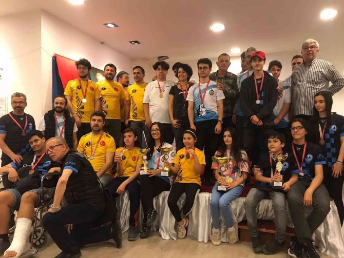 Satranç Yöre Yarışmalarında Dereceye Girenler Ödüllendirildi