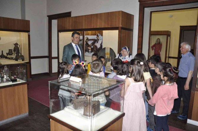 Osmanlı Kentinde Gönüllü Turizm Elçileri Yetişiyor