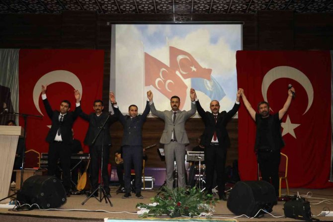 Van Ülkü Ocakları’ndan Osman Öztunç Ve Atilla Yılmaz Konseri