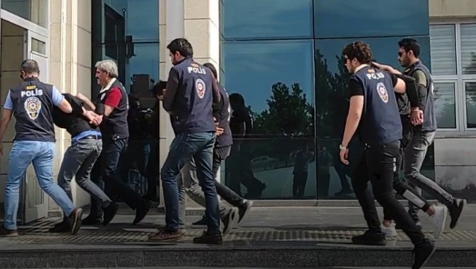 Konya’da İnternetten Yasa Dışı Bahis Oynatan 3 Kişi Yakalandı