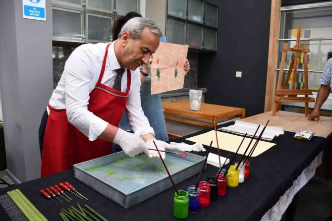 İ̇l Milli Eğitim Müdürü Akbaş, Ebru Sanatı Sergisi’nin Açılışını Yaptı