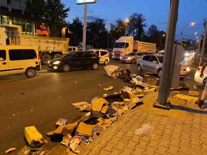 Kağıt Toplama Aracı İle Otomobil Çarpıştı: 1 Yaralı