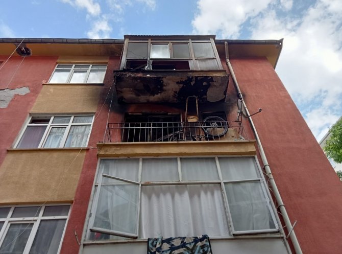 Ankara’da Korkutan Yangın, 1 Kişi Hastaneye Kaldırıldı