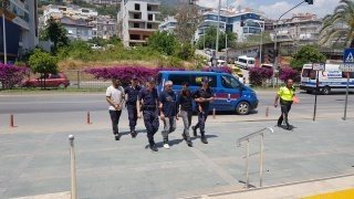 Alanya’da Yakalanan 36 Kaçak Göçmen İ̇l Göç İ̇daresi Müdürlüğüne Gönderildi