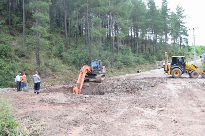 Kumluca’da Patlayan İçme Suyu Ana İsale Borusu Kesintiye Sebep Oldu