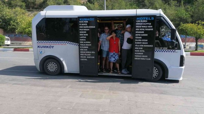 Ağzına Kadar Turist Dolu Minibüs Polise Yakalandı, Araç 15 Gün Trafikten Men Edildi