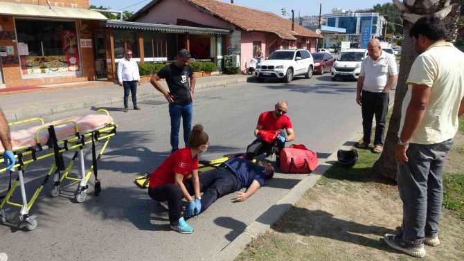 Çocuğa Çarpmamak İçin Motosikletini Devirdi: 1 Yaralı