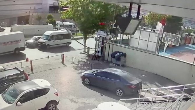 Beylikdüzü’nde Silahlı Banka Soygunu Kameraya Yansıdı