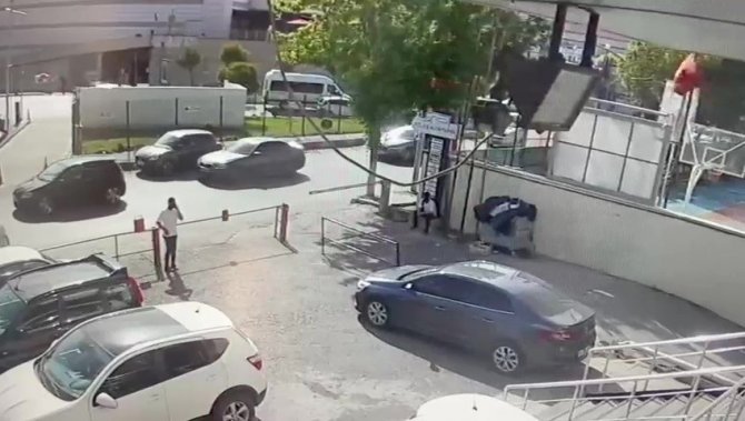 Beylikdüzü’nde Silahlı Banka Soygunu Kameraya Yansıdı