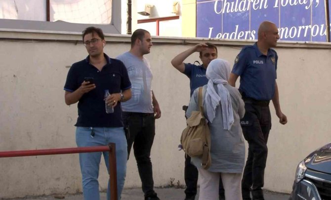 Beylikdüzü’nde Silahlı Banka Soygunu: 80 Bin Dolar Çalıp Kaçtılar