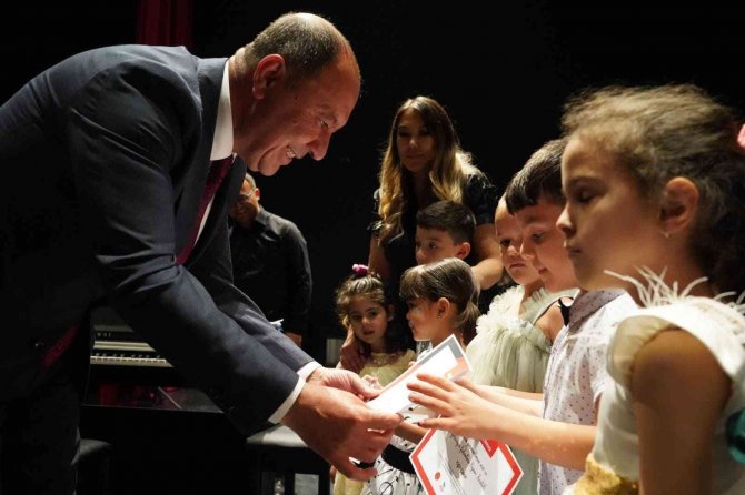 30 Öğrenci Piyanoda Hünerlerini Sergiledi