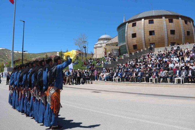 Bitlis’te Bahar Şenliği