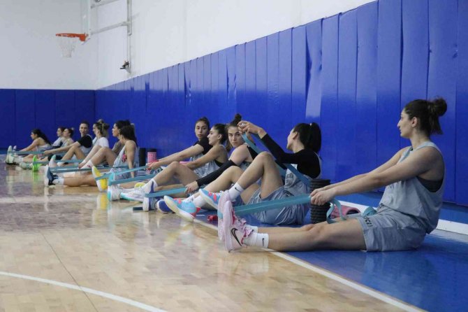 A Milli Kadın Basketbol Takımı, Avrupa Şampiyonası İçin Ter Döküyor