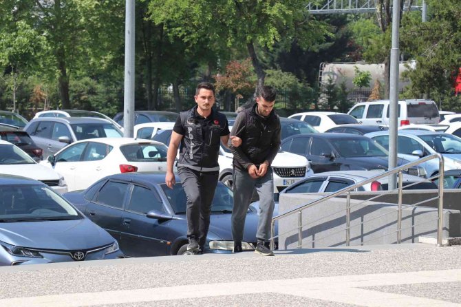 Otobüste Uyuşturucuyla Yakalanan Yolcu Tutuklandı
