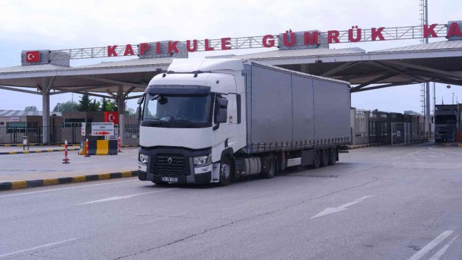 Sebze Ve Meyve Taşıyan Tırlar Günlerdir Kapıkule’de Bekliyor