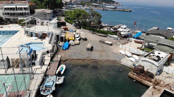 Burgazada’da Kıyıya Toprak Dökülerek Dolgu Yapıldı