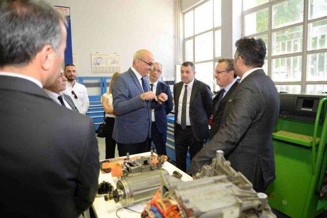 Teknik Bilimler Myo’da Uygulamalı Eğitim Altyapısı Güçlendirildi