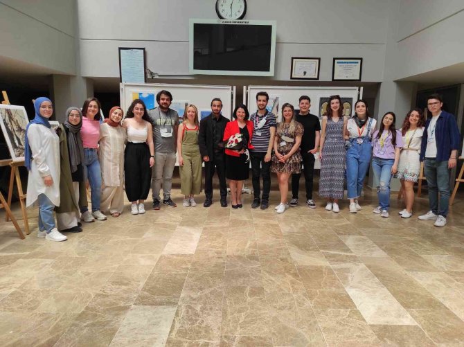 Hekim Olacak Öğrencilerin Fotoğraf Sergisi Büyük İlgi Gördü