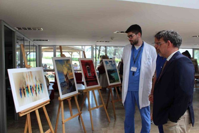 Hekim Olacak Öğrencilerin Fotoğraf Sergisi Büyük İlgi Gördü