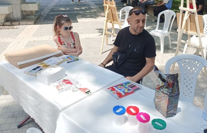 Bursalılar Tuval Başında