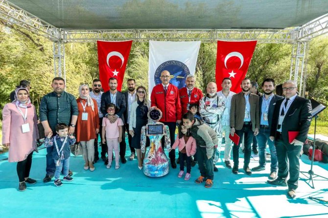 ‘İ̇pekfest Bilim Şenliği’ne Yoğun İlgi