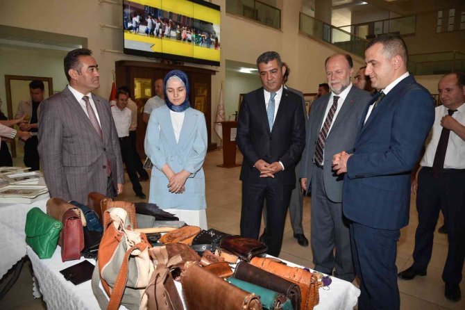 El Emeği Göz Nuru Eserlerini Sergilediler