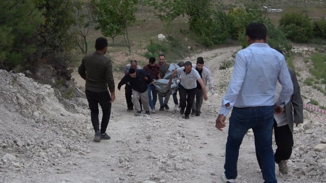 Babasıyla Aynı Kaderi Paylaşan Kadın Çiftçi Son Yolculuğuna Uğurlandı