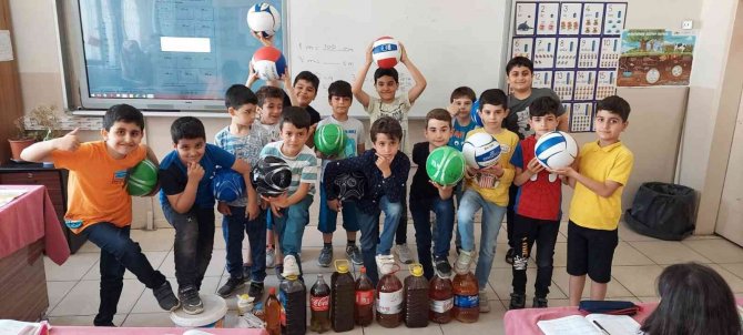Diyarbakırlı Öğrenciler Atık Yağları Okula Götürdü, Topu Kaptı