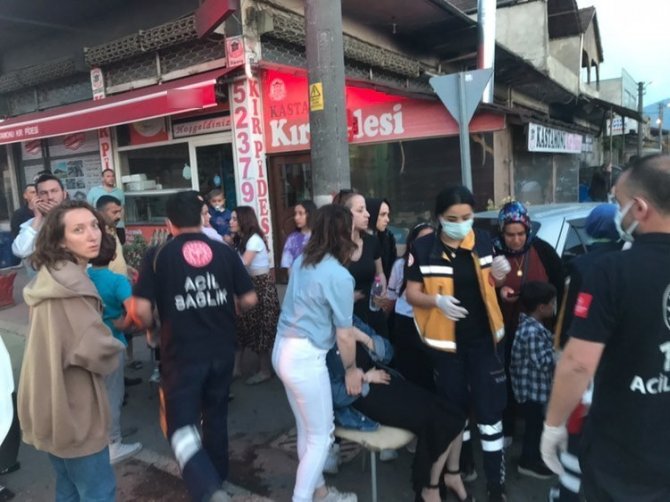 Düzce’de İki Ayrı Kazada 12’si Çocuk 19 Kişi Yaralandı
