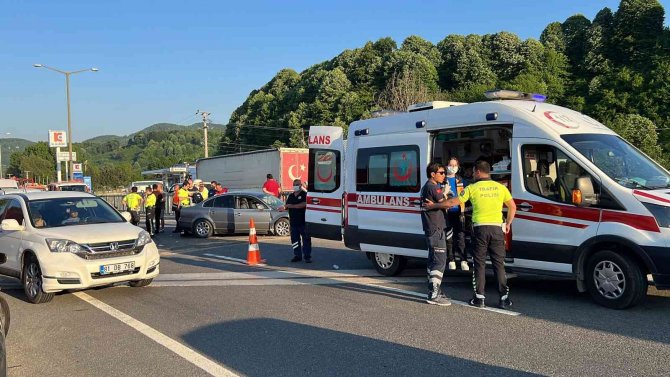 Düzce’de İki Ayrı Kazada 12’si Çocuk 19 Kişi Yaralandı