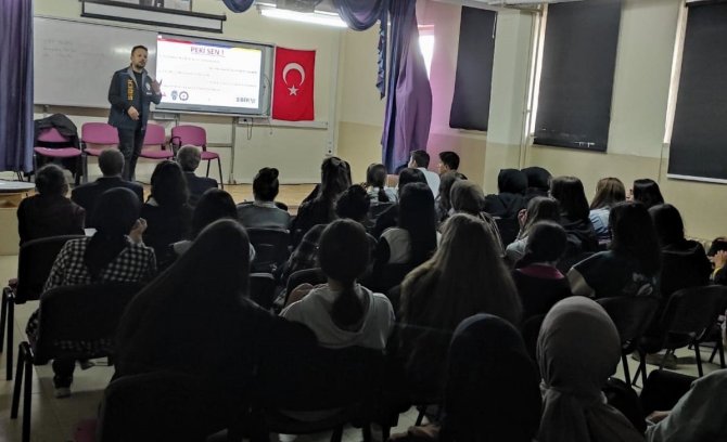 Erzincan’da Öğrencilere Suçtan Korunma Yöntemleri Anlatılıyor