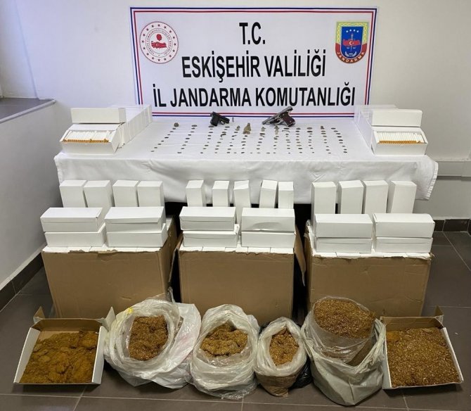 Jandarmadan Kaçak Tütün Ve Tarihi Eser Operasyonu