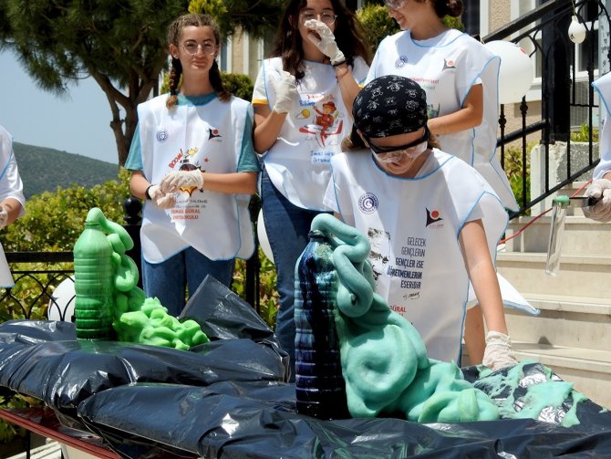 İ̇smail Güral Ortaokulu’nda Bilim Şenliği