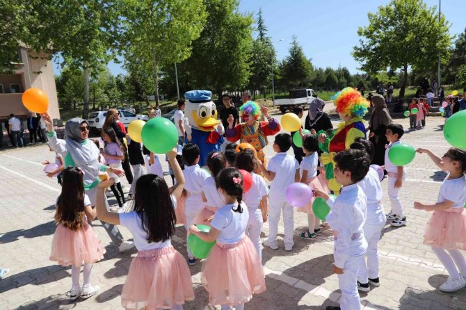 Fü’de Uçurtma Ve Çocuk Şenliği Düzenlendi