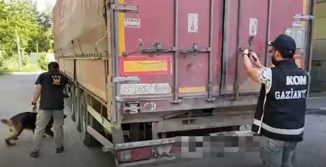 Gaziantep’te 10 Bin 400 Paket Kaçak Sigara Ele Geçirildi