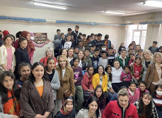 Girişimci İş Kadınları, Ağrılı Öğrencilerle Bir Araya Geldi