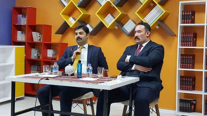 Hakkari’de ‘Kütüphane Söyleşisi’ne Yoğun İlgi