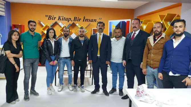 Hakkari’de ‘Kütüphane Söyleşisi’ne Yoğun İlgi