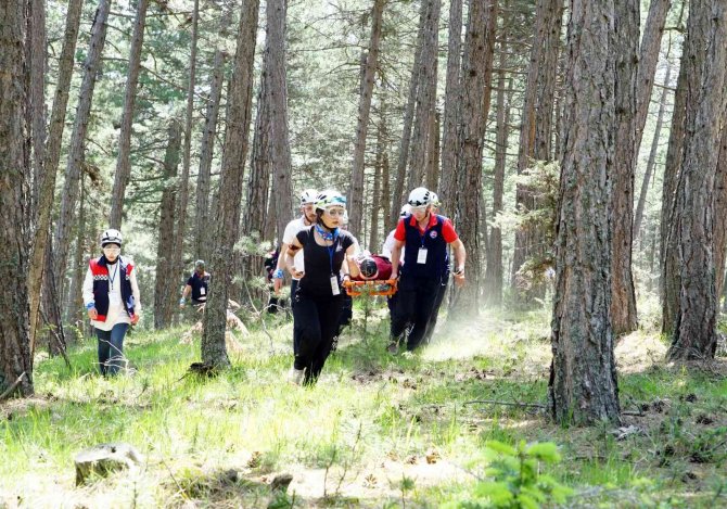 Afad İlk Kez Düzenledi: Gençler Ve Gönüllüler Yarışıyor