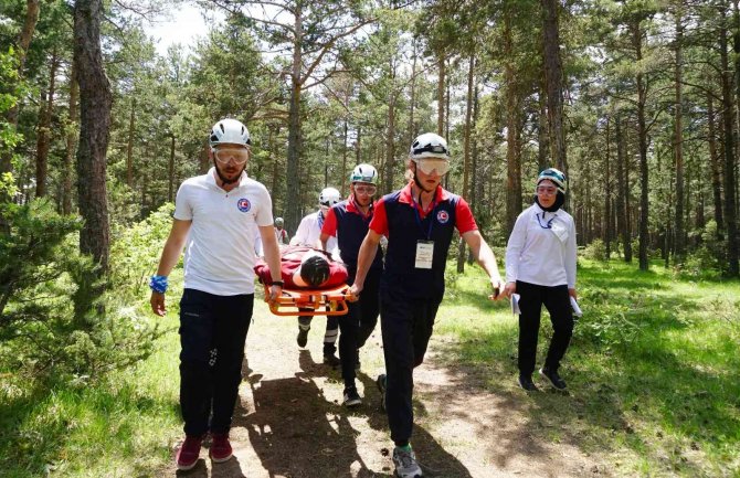 Afad İlk Kez Düzenledi: Gençler Ve Gönüllüler Yarışıyor