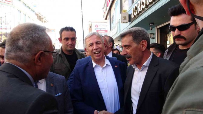 Vatandaştan Chp’li Mansur Yavaş’a: “Siz Oy Zamanında Gelip Bize Bakıyorsunuz”