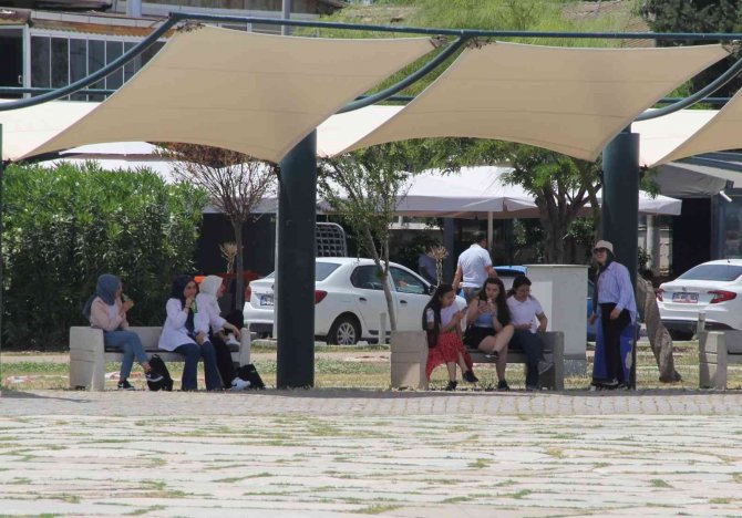 İ̇zmir’de Mayıs Ayında 77 Yıllık Sıcaklık Rekorunun Kırılması Bekleniyor