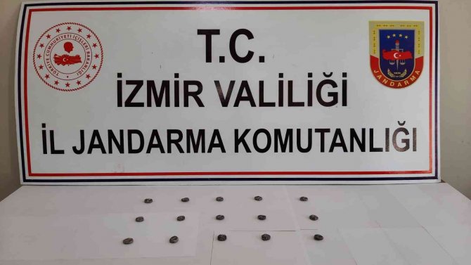 İ̇zmir’de Tarihi Eser Operasyonu: 210 Adet Sikke Ele Geçirildi