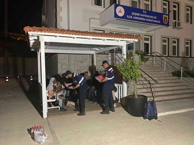 Çeşme’de Kıyıya Bırakılmış 20 Düzensiz Göçmen Tespit Edildi