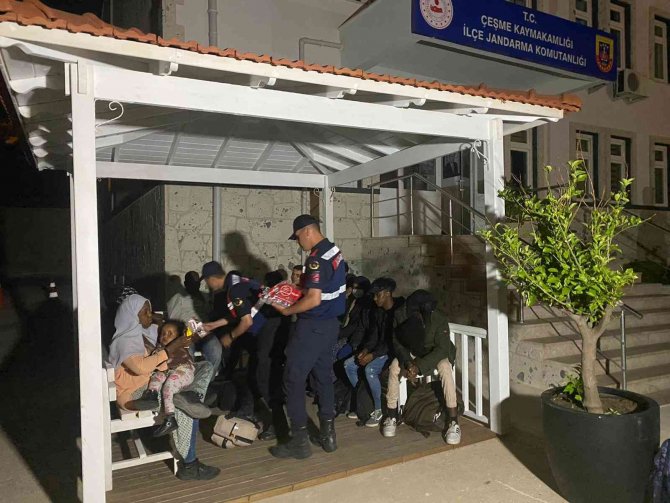 Çeşme’de Kıyıya Bırakılmış 20 Düzensiz Göçmen Tespit Edildi